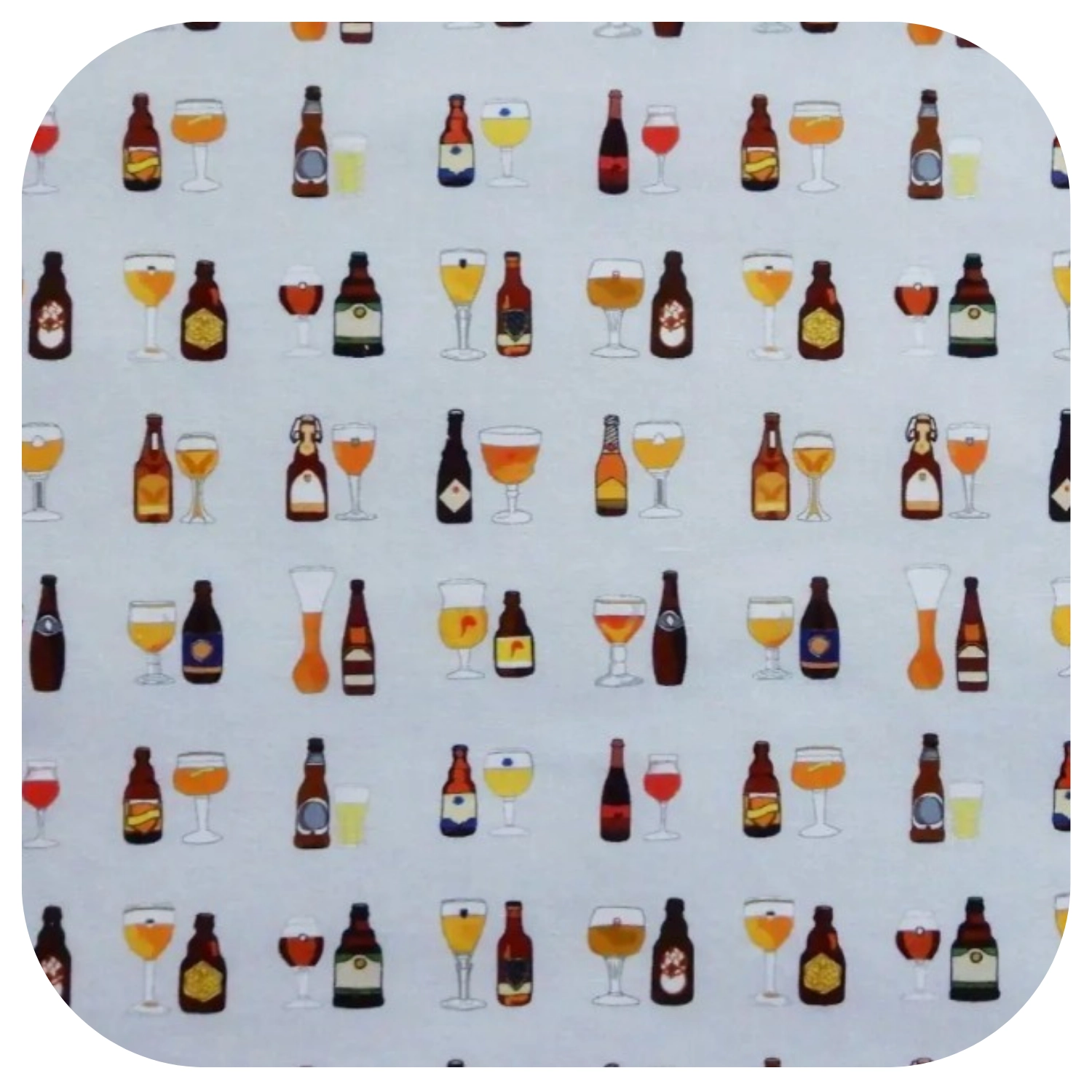 Mouchoir en tissu réutilisable avec motifs de bières belges.